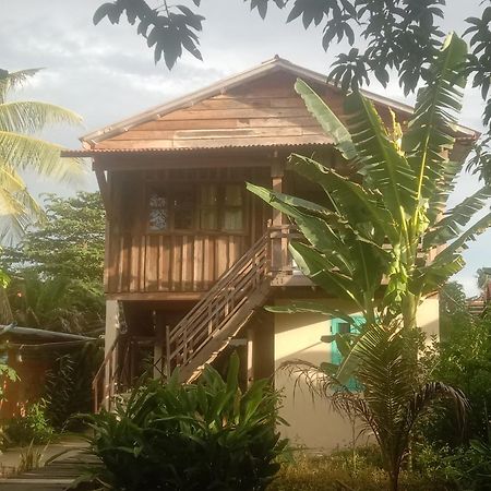 O'Hamok Family Homestay Battambang Esterno foto