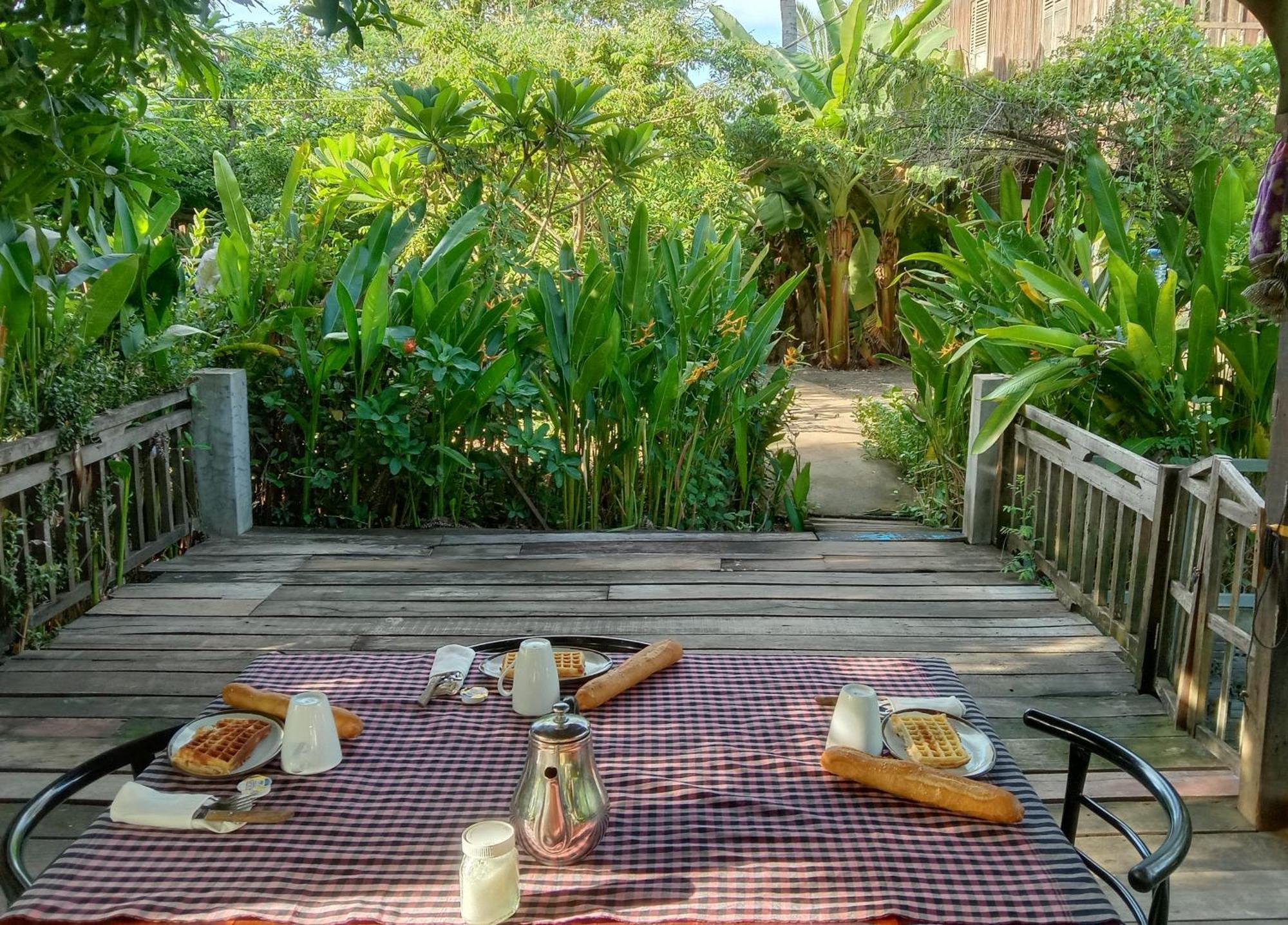 O'Hamok Family Homestay Battambang Esterno foto